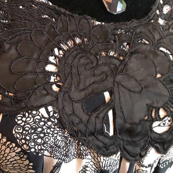 Urban Outfitters/ Kimchi & Blue Cream and Black Silk Blouse Size M - Picture 7 of 13